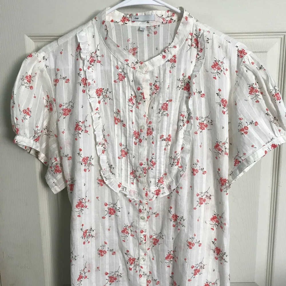 Gap Lightweight Button Down Cap Sleeve Shirt